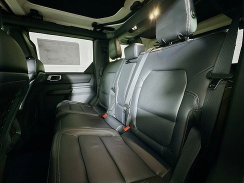New 2025 Ford Bronco Badlands w/ Sasquatch Package image 8