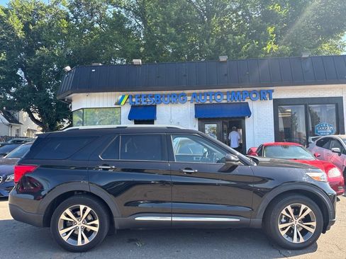Used 2020 Ford Explorer Platinum w/ Premium Technology Package AWD/4WD image 3