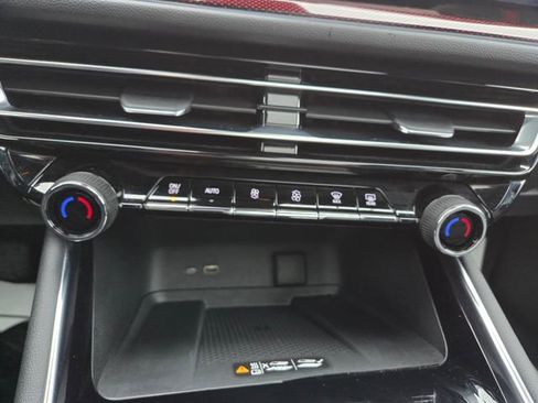 Used 2024 Chevrolet Traverse RS w/ LPO, Floor Liner Package AWD/4WD image 31