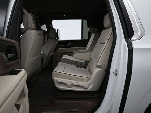 Used 2026 GMC Yukon XL Denali w/ Denali Reserve Package AWD/4WD image 38