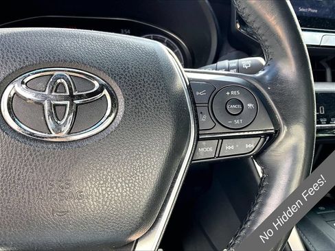 Used 2021 Toyota Venza XLE w/ Carpet Mat Package (TMS) AWD/4WD image 14