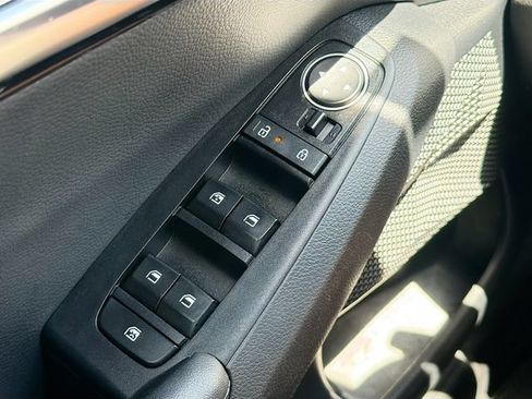 Used 2024 Kia Seltos EX FWD image 18