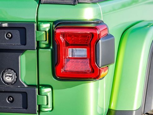 New 2025 Jeep Wrangler Rubicon w/ Xtreme 35 Tire Package image 10