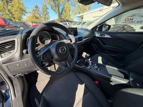 Used 2018 MAZDA MAZDA3 Sport image 9