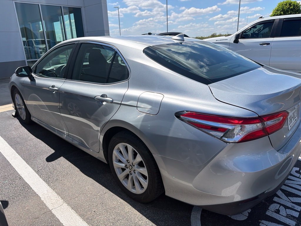 Used 2020 Toyota Camry LE FWD image 7