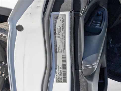 Used 2022 Jeep Grand Cherokee L Laredo image 26