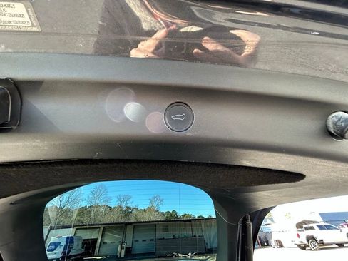 Used 2020 Tesla Model Y Long Range image 24