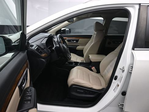 Used 2018 Honda CR-V Touring image 11