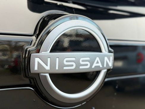 New 2025 Nissan Pathfinder SV w/ Black Appearance Package image 10