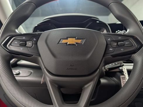 New 2026 Chevrolet Trax LS w/ LS Convenience Package FWD image 17