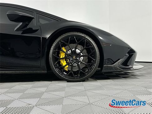 Used 2021 Lamborghini Huracan EVO image 38