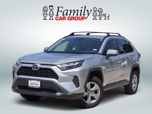 Used 2025 Toyota RAV4 XLE w/ Convenience Package FWD image 1