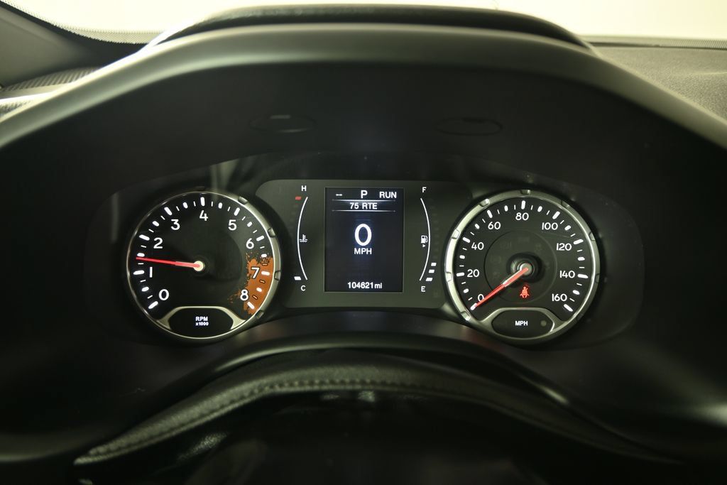 Used 2018 Jeep Renegade Latitude w/ Cold Weather Group AWD/4WD image 24