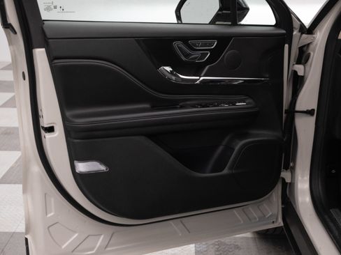 Used 2024 Lincoln Corsair AWD image 21