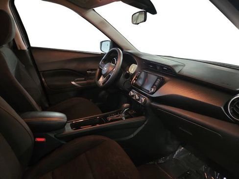 Used 2023 Nissan Kicks SV image 18