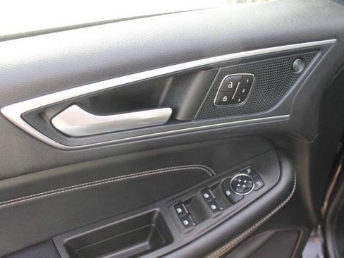 Used 2024 Ford Edge Titanium image 16