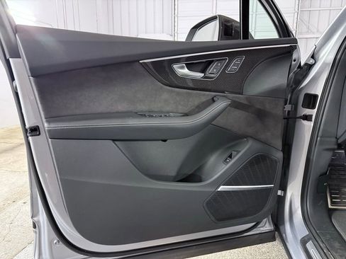 Used 2021 Audi SQ7 Premium Plus w/ Executive Package AWD/4WD image 18