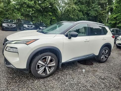 Used 2023 Nissan Rogue SL AWD/4WD image 2