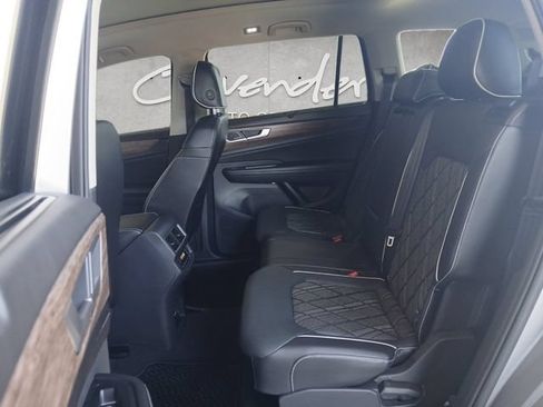 Used 2024 Volkswagen Atlas SEL Premium R-Line AWD/4WD image 23