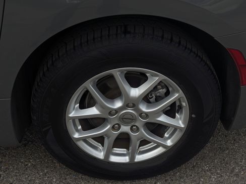 Used 2021 Chrysler Pacifica Touring-L image 7