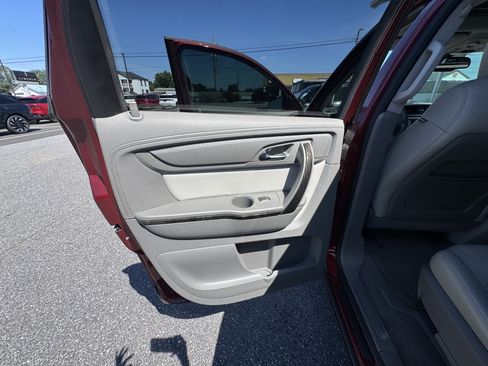 Used 2016 GMC Acadia SLT w/ Open Road Package FWD image 8