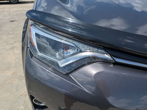 Used 2018 Toyota RAV4 XLE FWD image 10