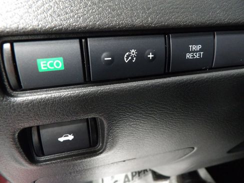 Used 2024 Nissan Sentra SV image 24