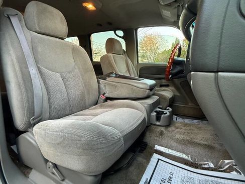 Used 2003 Chevrolet Suburban LS AWD/4WD image 16
