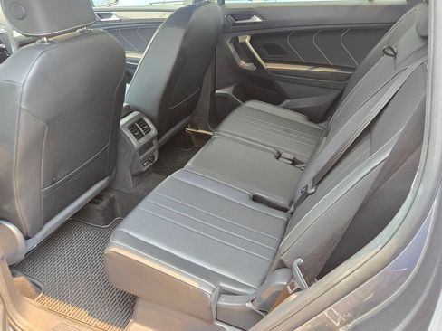 Used 2023 Volkswagen Tiguan SE FWD image 6