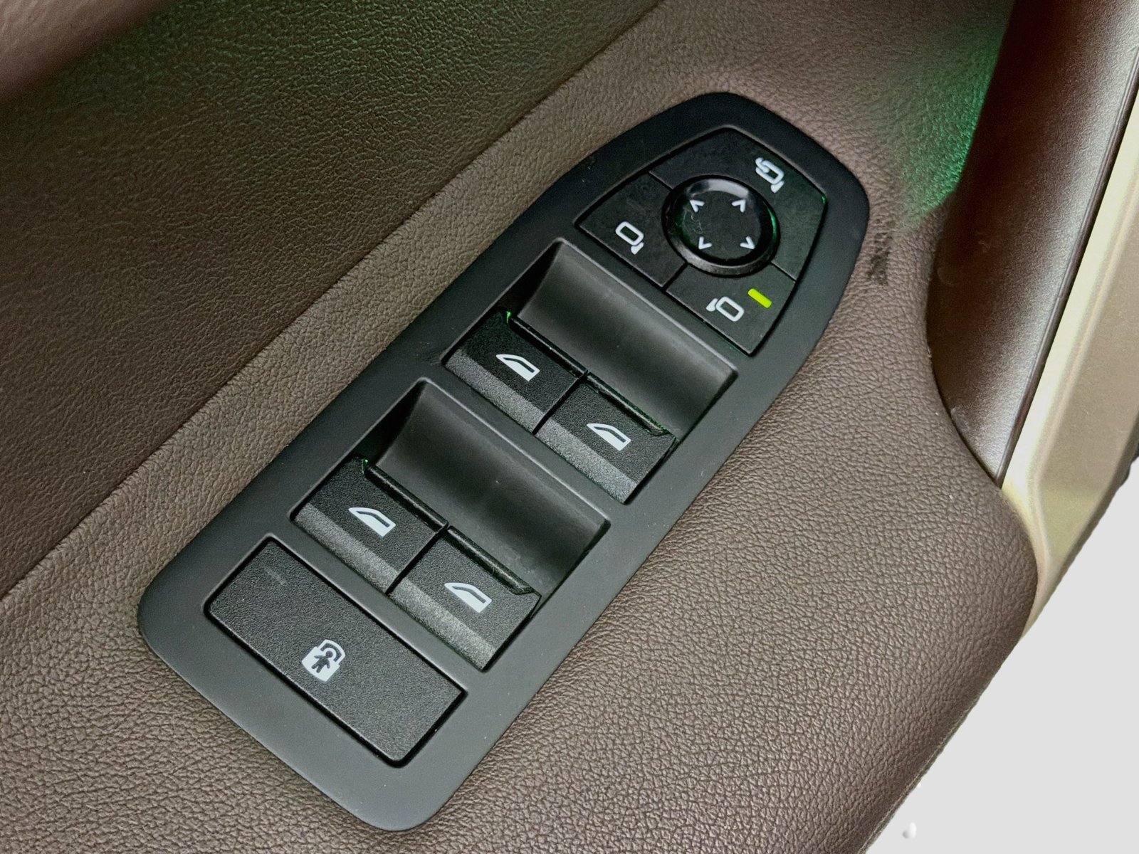 Certified 2024 BMW iX xDrive50 AWD/4WD image 18
