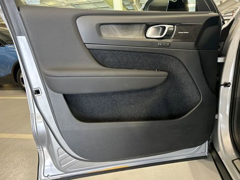 Certified 2023 Volvo C40 P8 Recharge Ultimate AWD/4WD image 9