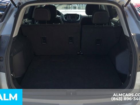 Used 2024 GMC Terrain SLE image 9