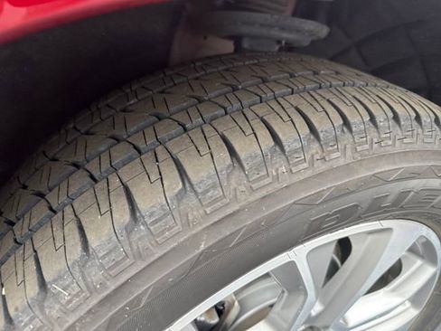 Used 2020 Chevrolet Traverse Premier image 26