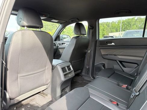 Used 2023 Volkswagen Atlas Cross Sport SE FWD image 12
