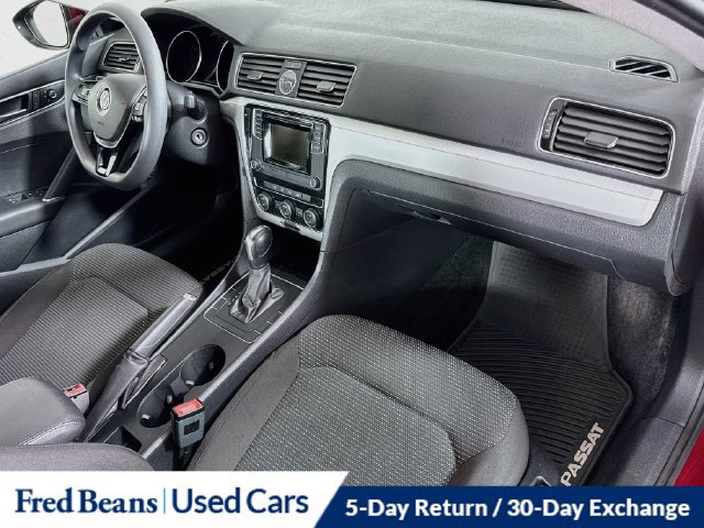 Used 2016 Volkswagen Passat 1.8T S FWD image 32