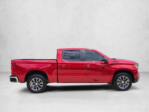Used 2022 Chevrolet Silverado 1500 LT AWD/4WD image 4