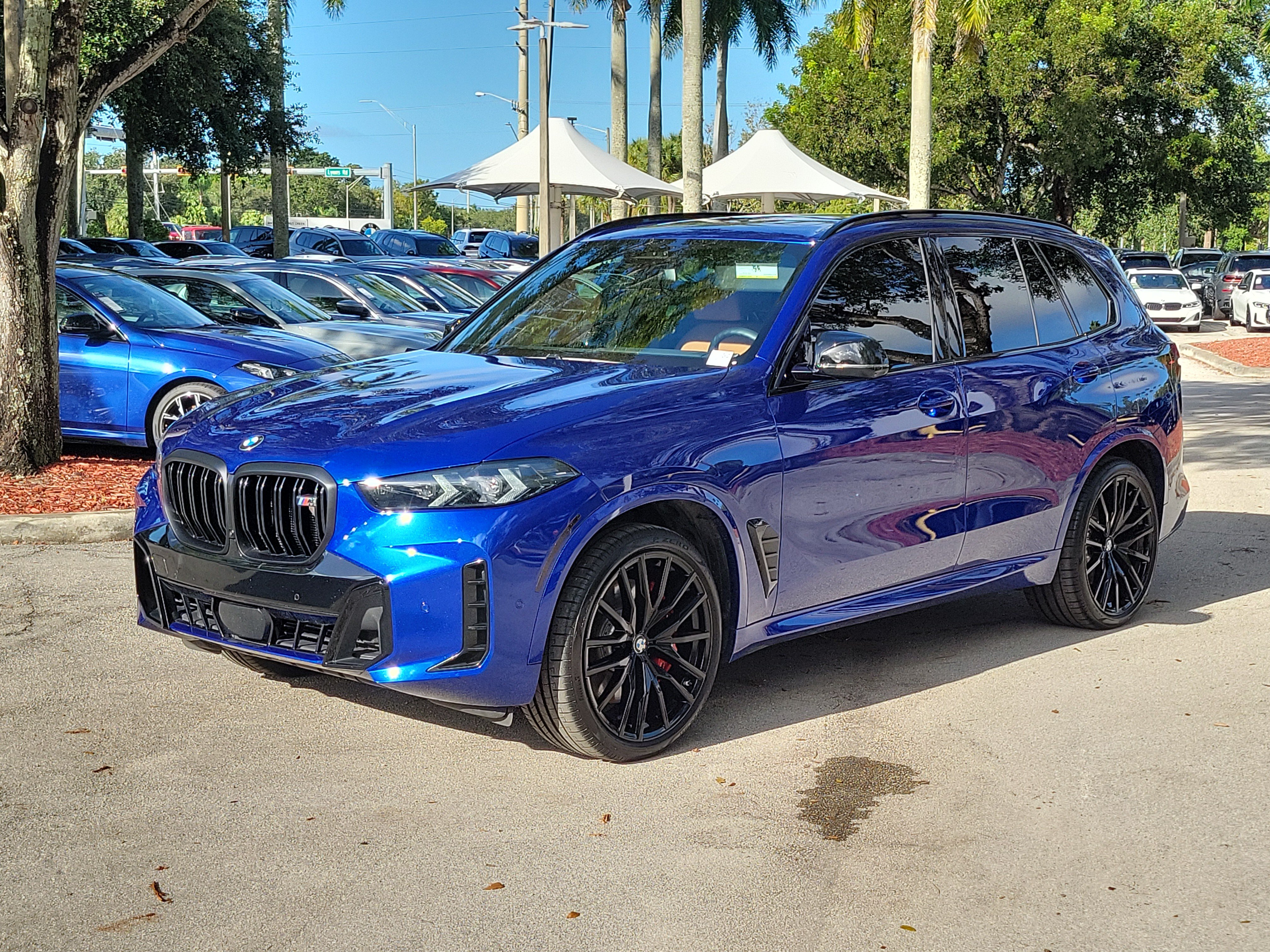 Certified 2025 BMW X5 M60i AWD/4WD image 4