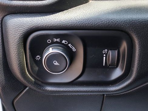 Used 2021 RAM 3500 Big Horn image 21