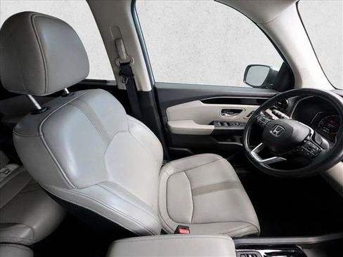 Used 2023 Honda Pilot EX-L image 16