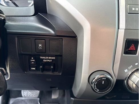 Used 2017 Toyota Tundra SR5 image 24