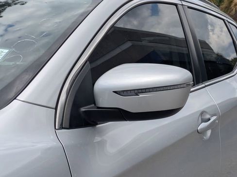 Used 2022 Nissan Rogue Sport SV AWD/4WD image 15
