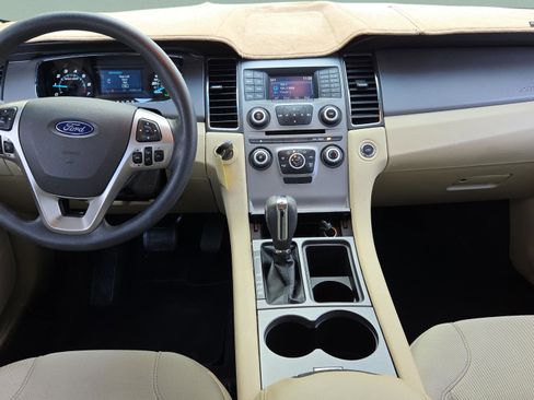 Used 2018 Ford Taurus SE FWD image 12