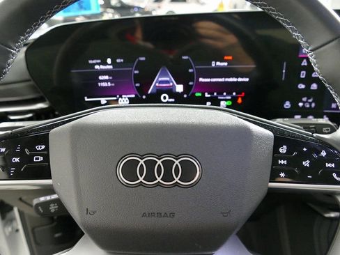 Certified 2025 Audi Q5 2.0T Premium Plus w/ Premium Plus image 18