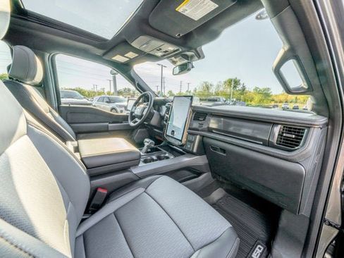 New 2025 Ford F150 Lightning Lariat image 28