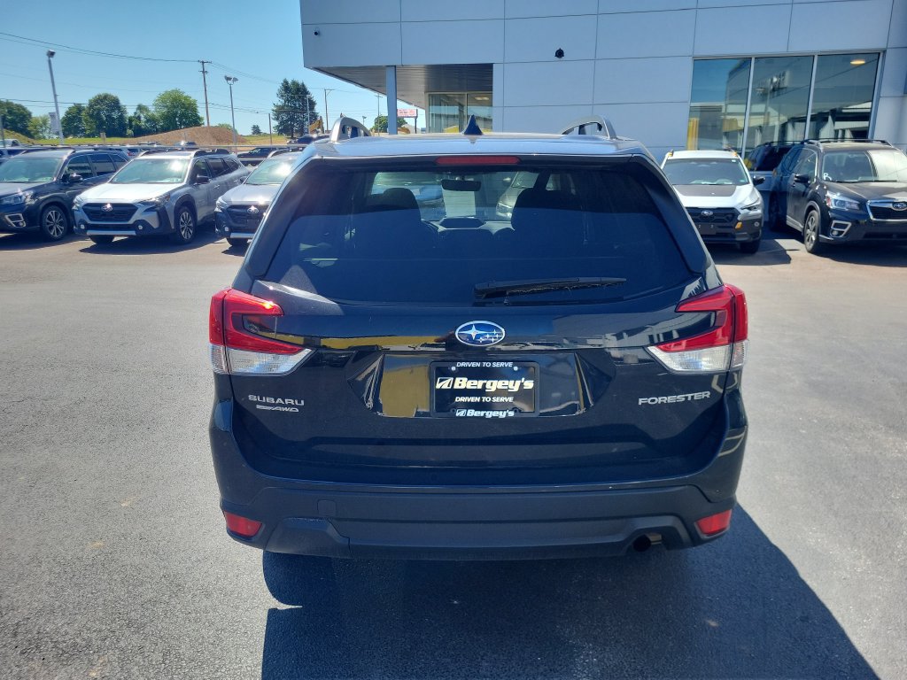 Used 2024 Subaru Forester Premium AWD/4WD image 3