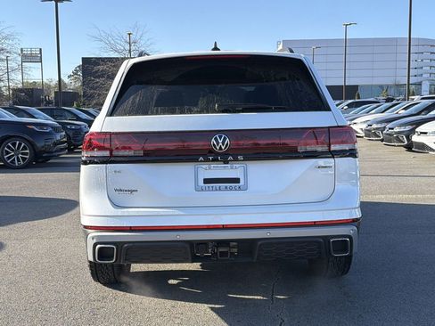 New 2026 Volkswagen Atlas Peak Edition AWD/4WD image 4