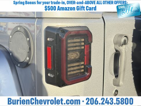 Used 2015 Jeep Wrangler Unlimited Sahara image 35