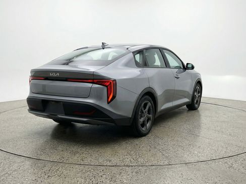Used 2025 Kia K4 LXS image 9