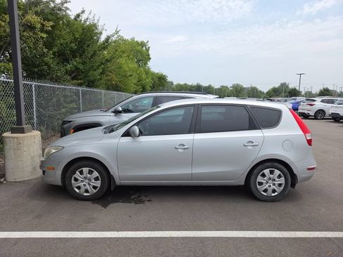 Used 2012 Hyundai Elantra GLS FWD image 1