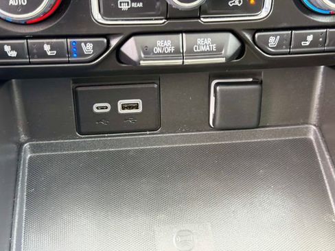 Used 2023 Chevrolet Tahoe Premier AWD/4WD image 33
